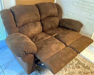 "Mother's Day Elegance" in Augusta, GA Starts Closing Sun 5/14 4pm. Pickup: Mon 5/15 from 1-4pm. Please click here to see more photos, descriptions, and current bids:&nbsp;https://ctbids.com/estate-sale/21880