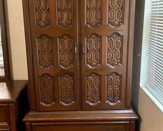 "Mother's Day Elegance" in Augusta, GA Starts Closing Sun 5/14 4pm. Pickup: Mon 5/15 from 1-4pm. Please click here to see more photos, descriptions, and current bids:&nbsp;https://ctbids.com/estate-sale/21880