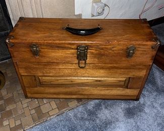 ANTIQUE MACHINIST BOX 