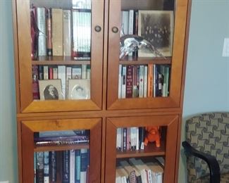 Stacking book shelf