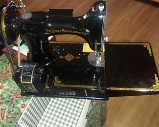 singer featherweight sewing  machine