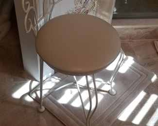 Vanity chair