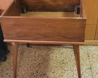 Mid Century Mod lift top table