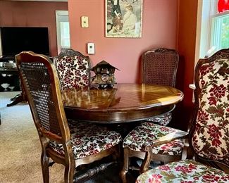 Vintage Dining Room Set with Leafs and 5 Chairs, Cain back