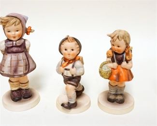 1019	LOT OF 5 HUMMELS, TALLEST APPROXIMATELY 6 IN
