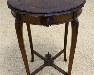 1118	DIMINUTIVE WALNUT LAMP TABLE, APPROXIMATELY 18 IN X 28 IN HIGH
