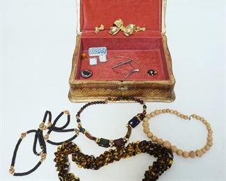 1142	GILT DECORATED WOOD JEWELRY BOX W/COSTUME JEWELRY, BOX APPROXIMATELY 8 IN X 10 1/2 IN X 4 IN HIGH
