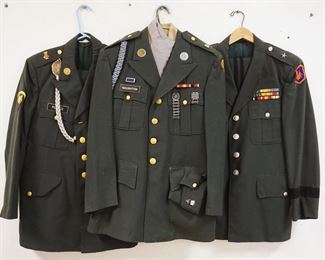 1183	LOT OF US MILITARY COATS/CLOTHING INCLUDES COAT 41S W/PANTS, COAT W/PANTS & HAT SIZE UNKNOWN, & COAT 39S W/3 SHIRTS ONE LONG SLEEVE, 2 SHORT SLEEVE & HAT
