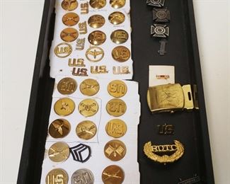 1195	US MILITARY LOT MEDALS & INSIGNIAS, SOME STERLING
