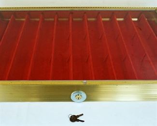 1200	TABLE TOP DISPLAY/SHOWCASE W/KEYS, APPROXIMATELY 22 IN X 34 IN X 3 IN
