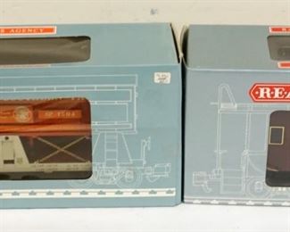 1221	RAILWAY EXPRESS AGENCY TRAIN CARS PIGGYBANK & PRR CAR
