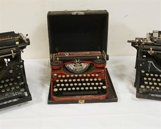 1244	3 ANTIQUE UNDERWOOD TYPEWRITERS
