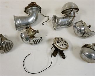 1253	ANTIQUE AUTOMOBILE HORNS
