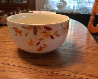 Hall Jewel Tea Autumn Leaf Mixing or Serving Bowl