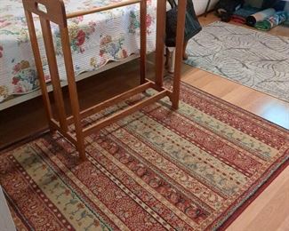 Rugs and quilt stand