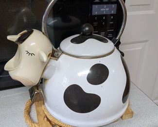 Kamenstein cow tea kettle
