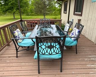 Outdoor Table & Chairs