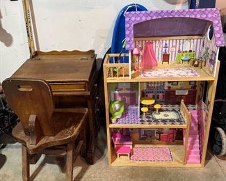 Child’s Desk, Dollhouse