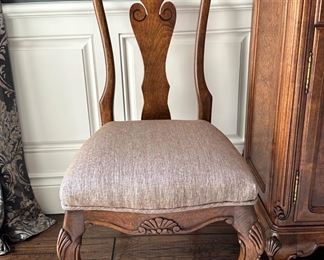 DINING CHAIR