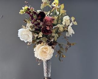 FLORAL ARRANGEMENT