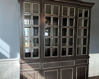 LORTS FURNITURE 2 PC CHINA CABINET. MORE DETAILS IN DESCRIPTION.