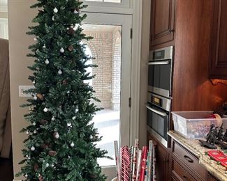 CHRISTMAS TREE, GIFT WRAP