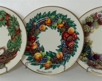 Lenox Colonial Christmas Wreaths Plaates Representing the 13 Colonies: 1987 “Pennsylvania” (7th Colony), 1988 Delaware (8th Colony), 1989 “New York” (9th Colony)