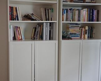 BOOKCASES / WHITE WITH DOORS 