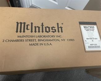 McIntosh MA 7900 Integrated Amplifier with remote control and original boxes, stereo components