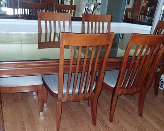 DETAILED CARVED ASIAN TABLE WITH 6 CHAIRS