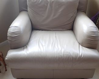 LEATHER CHAIR