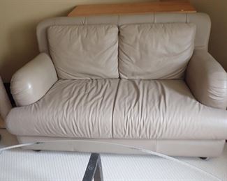 LEATHER LOVESEAT