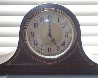 VINTAGE CLOCK / PLYMOUTH