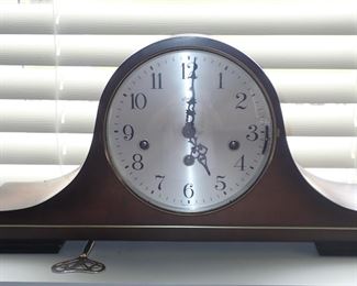 VINTAGE CLOCK / LINDEN