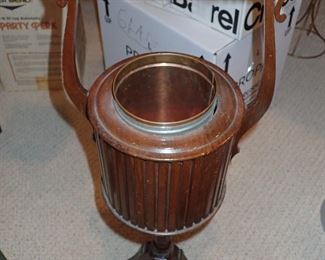 ROUND TOBACCO HUMIDOR