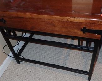 END TABLE WOOD AND METAL