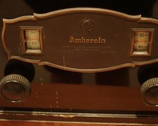 AMBOROLA RADIO/ AMERICAN BOSCH / MAGNETO CORP/ MODEL 16 1925 / 6 TUBE BATTERY RADIO / BURL CASE