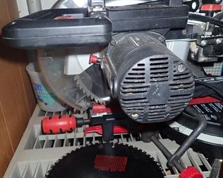CRAFTSMAN 10" SLIDING COMPOUND MITER SAW W/ LASER TRAC