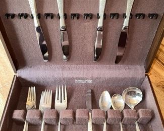 WALLACE STERLING SPANISH LACE SILVERWARE SET