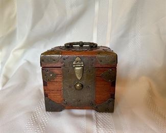 ASIAN INSPIRED WOOD BOX