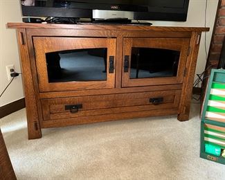 CRAFTSMAN STYLE TV STAND