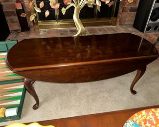 DROP SIDE COFFEE TABLE