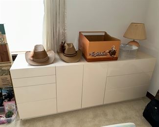 VINTAGE LAMINATE DRESSER