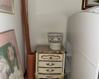 NIGHTSTAND