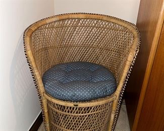 WICKER CHAIR