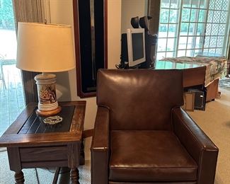 WOOD END TABLE, MOUNTED FRANKLIN MINT SWORD, LEATHER CHAIR