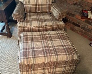 PLAID CHAIR W/OTTOMAN