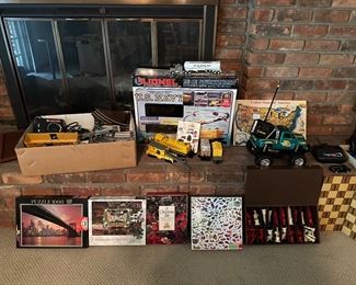 LIONEL TRAINS, PUZZLES