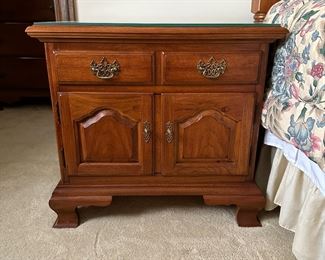 THOMASVILLE NIGHTSTAND (THERE ARE 2)