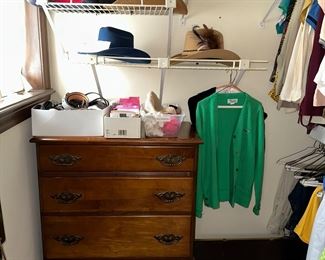 DRESSER, HATS